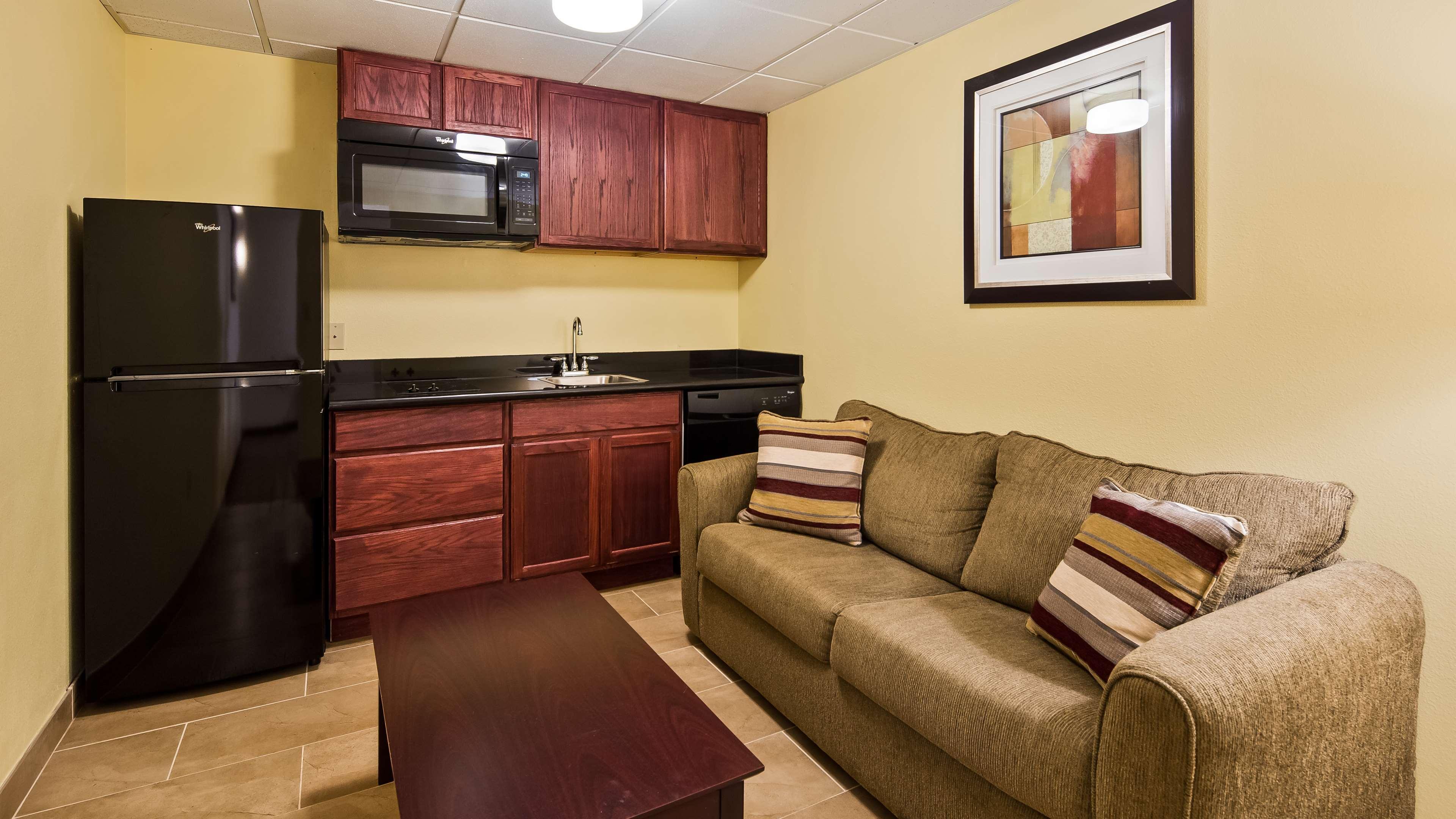 Best Western Airport Inn & Suites Cleveland Brook Park Zewnętrze zdjęcie