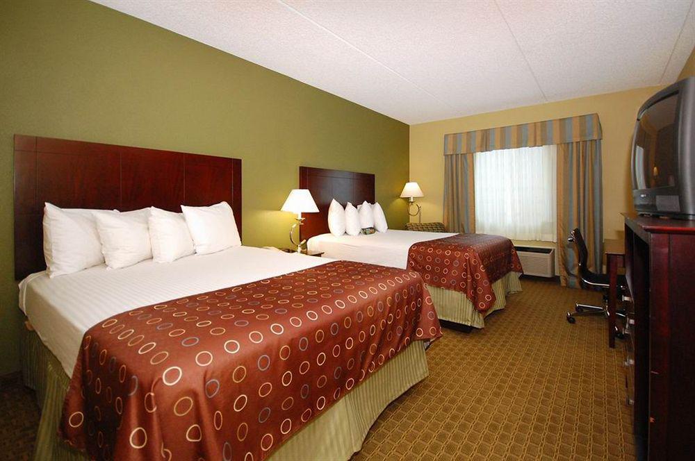 Best Western Airport Inn & Suites Cleveland Brook Park Zewnętrze zdjęcie