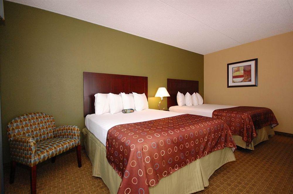 Best Western Airport Inn & Suites Cleveland Brook Park Zewnętrze zdjęcie