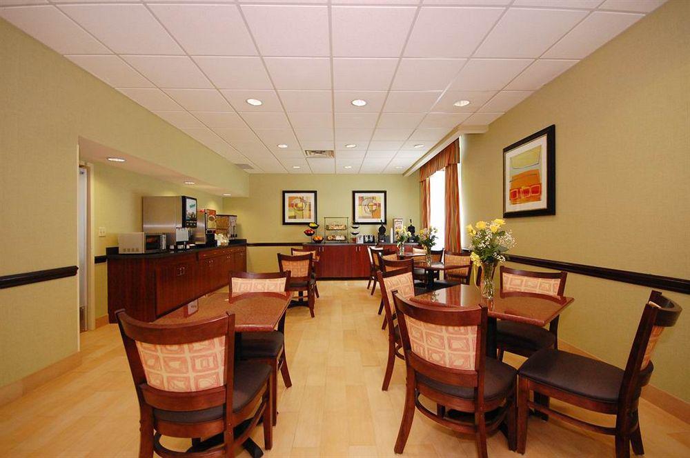 Best Western Airport Inn & Suites Cleveland Brook Park Restauracja zdjęcie